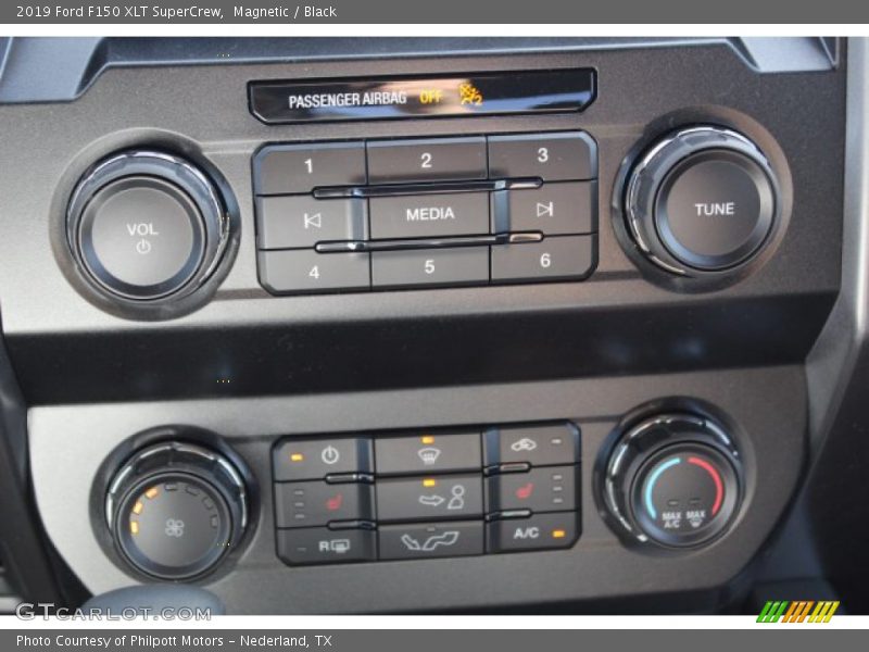 Magnetic / Black 2019 Ford F150 XLT SuperCrew