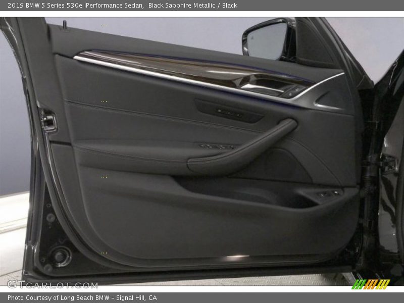 Black Sapphire Metallic / Black 2019 BMW 5 Series 530e iPerformance Sedan