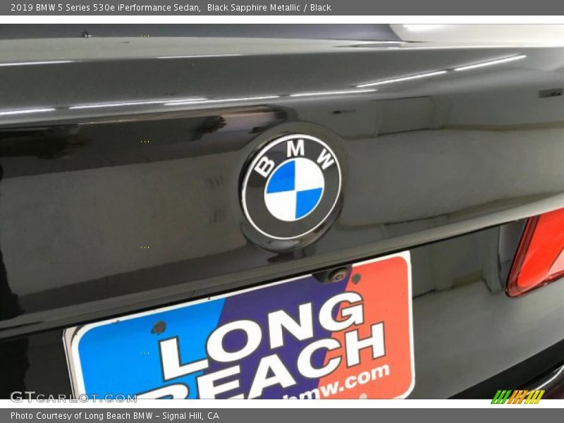Black Sapphire Metallic / Black 2019 BMW 5 Series 530e iPerformance Sedan