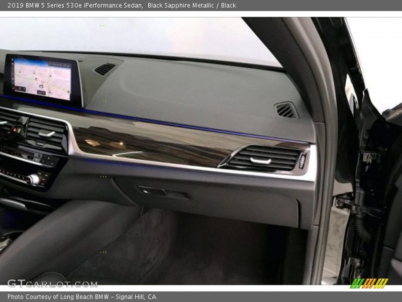 Black Sapphire Metallic / Black 2019 BMW 5 Series 530e iPerformance Sedan