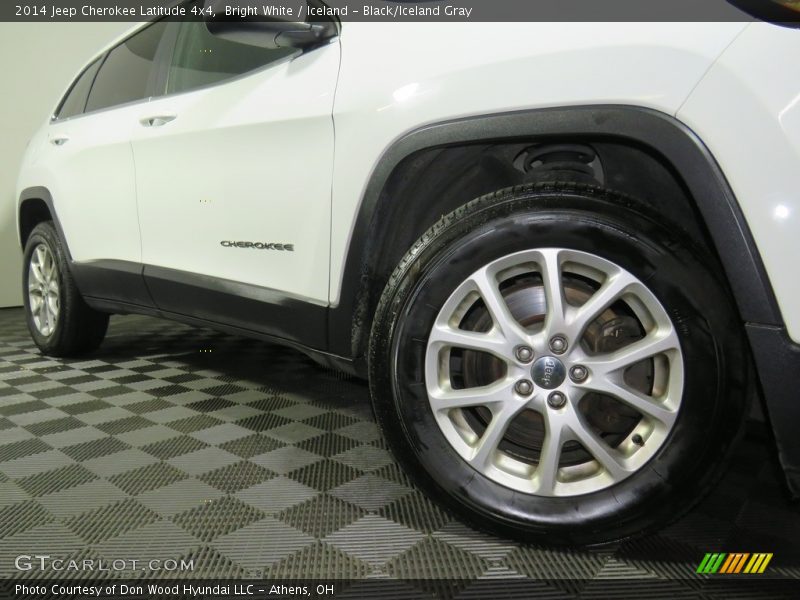 Bright White / Iceland - Black/Iceland Gray 2014 Jeep Cherokee Latitude 4x4