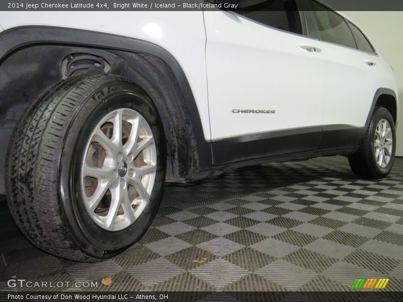 Bright White / Iceland - Black/Iceland Gray 2014 Jeep Cherokee Latitude 4x4