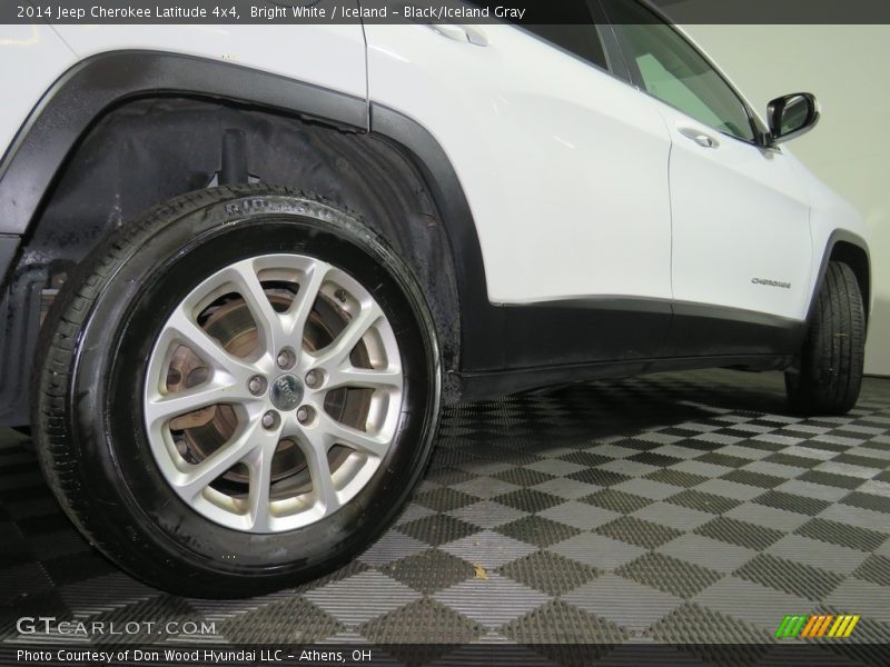 Bright White / Iceland - Black/Iceland Gray 2014 Jeep Cherokee Latitude 4x4