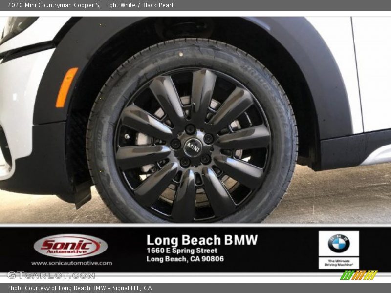 Light White / Black Pearl 2020 Mini Countryman Cooper S