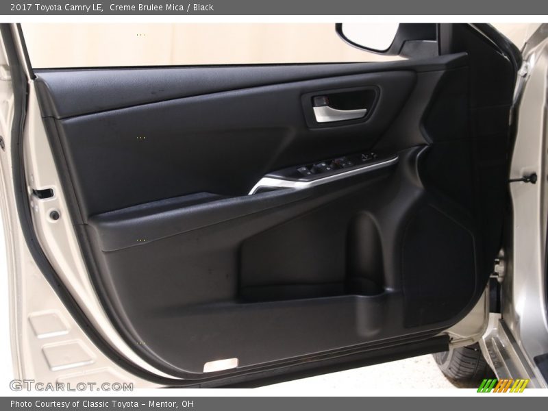 Creme Brulee Mica / Black 2017 Toyota Camry LE