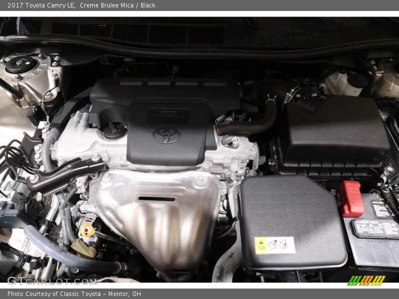 Creme Brulee Mica / Black 2017 Toyota Camry LE
