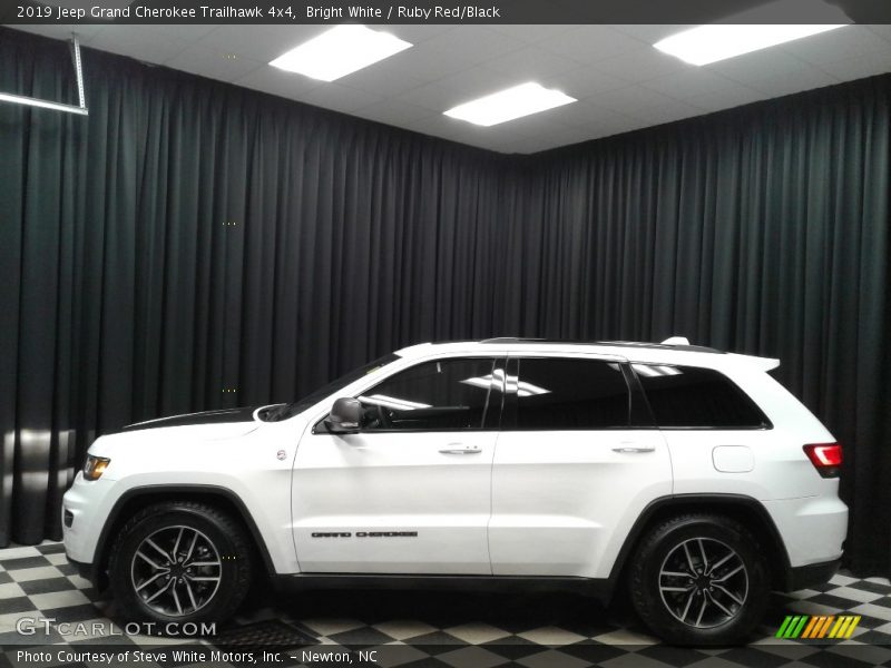 Bright White / Ruby Red/Black 2019 Jeep Grand Cherokee Trailhawk 4x4