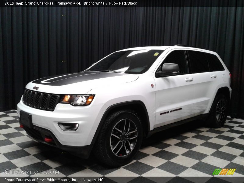 Bright White / Ruby Red/Black 2019 Jeep Grand Cherokee Trailhawk 4x4