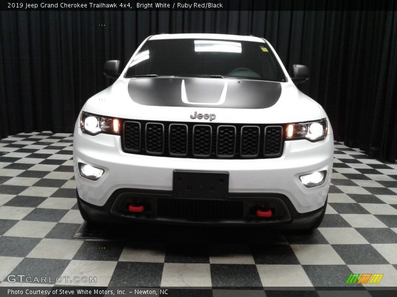 Bright White / Ruby Red/Black 2019 Jeep Grand Cherokee Trailhawk 4x4