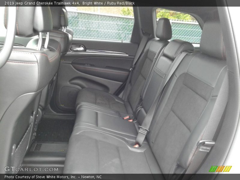 Bright White / Ruby Red/Black 2019 Jeep Grand Cherokee Trailhawk 4x4