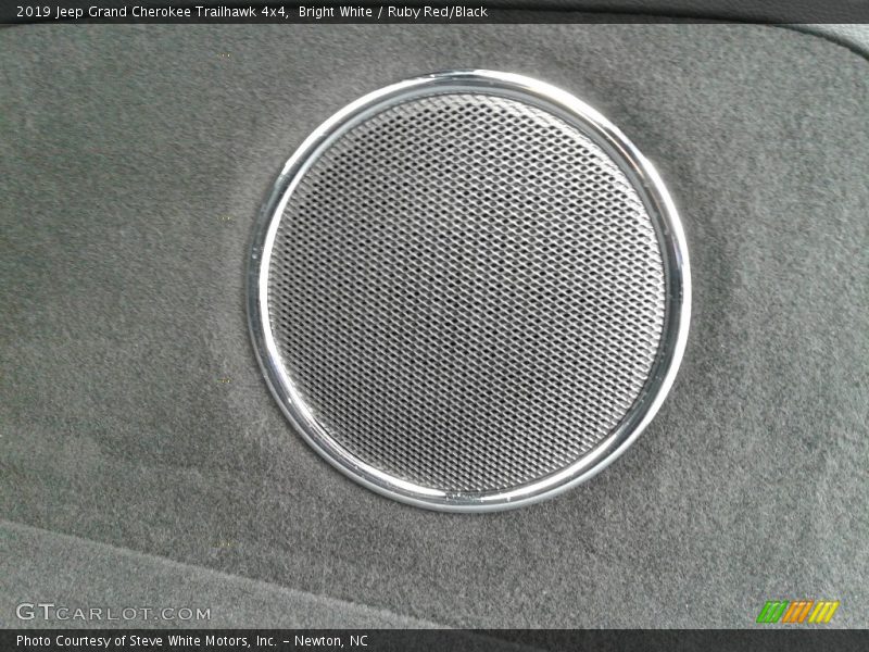 Bright White / Ruby Red/Black 2019 Jeep Grand Cherokee Trailhawk 4x4