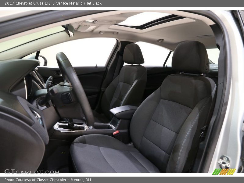Silver Ice Metallic / Jet Black 2017 Chevrolet Cruze LT