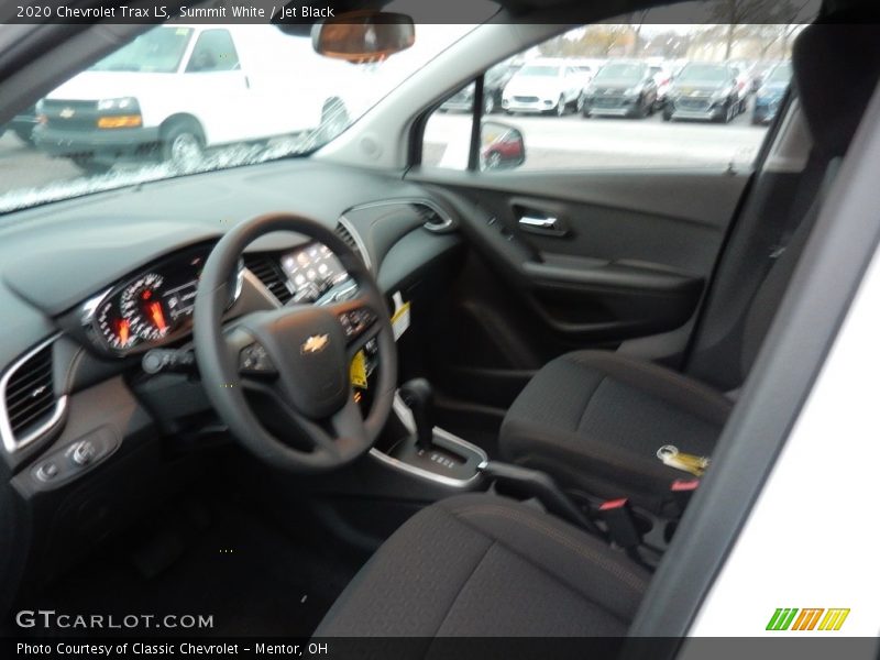 Summit White / Jet Black 2020 Chevrolet Trax LS