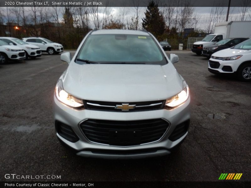 Silver Ice Metallic / Jet Black 2020 Chevrolet Trax LT