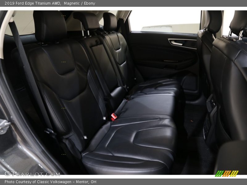 Magnetic / Ebony 2019 Ford Edge Titanium AWD