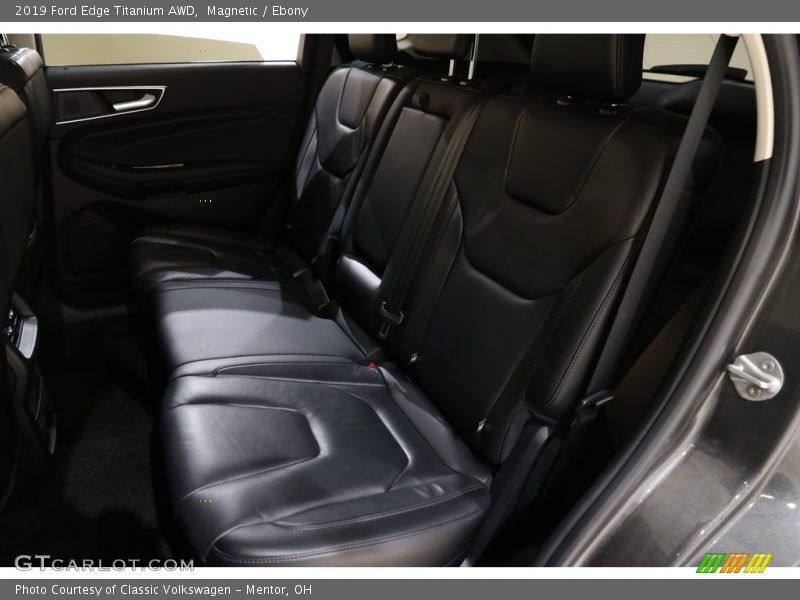 Magnetic / Ebony 2019 Ford Edge Titanium AWD