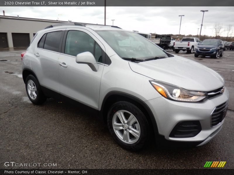 Silver Ice Metallic / Jet Black 2020 Chevrolet Trax LT