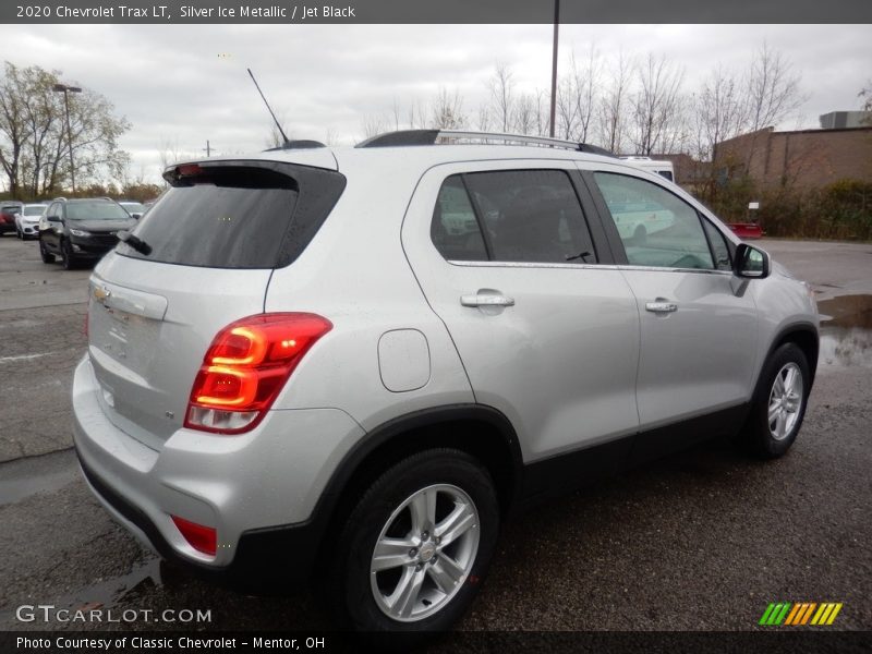 Silver Ice Metallic / Jet Black 2020 Chevrolet Trax LT