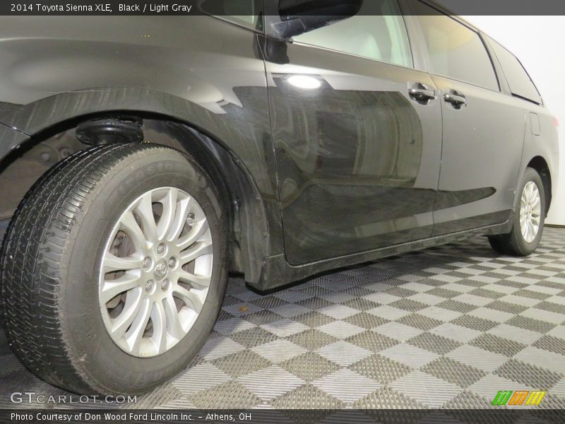 Black / Light Gray 2014 Toyota Sienna XLE