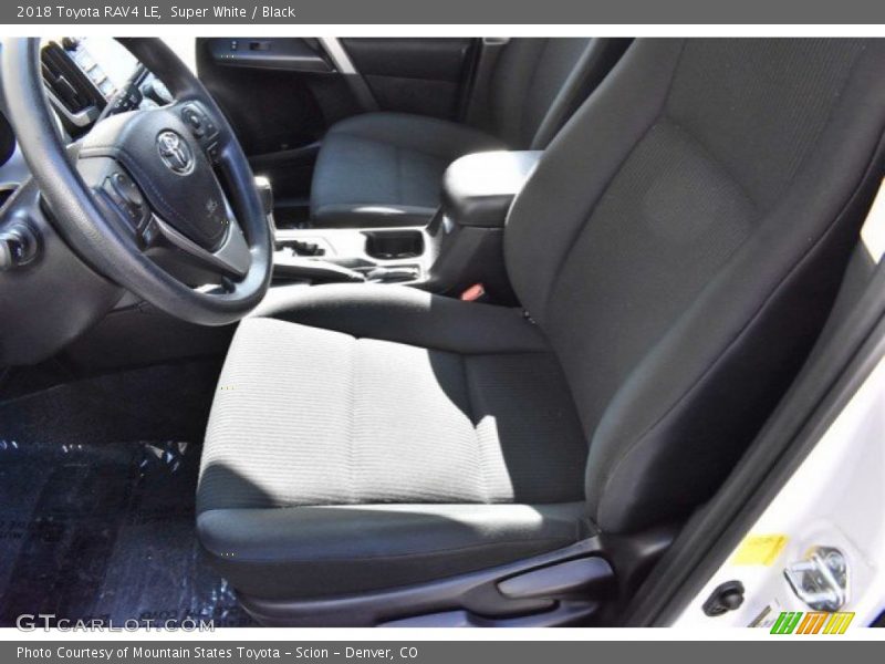 Super White / Black 2018 Toyota RAV4 LE