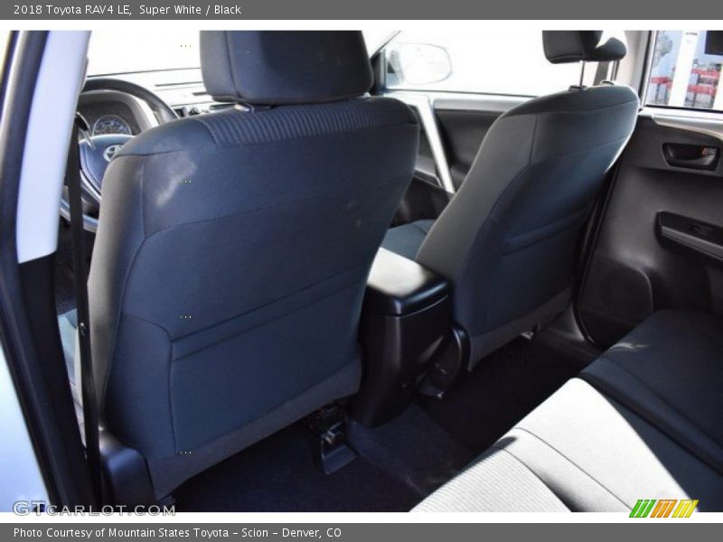 Super White / Black 2018 Toyota RAV4 LE