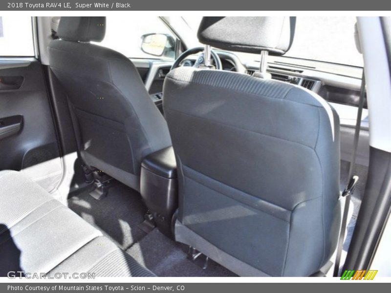 Super White / Black 2018 Toyota RAV4 LE