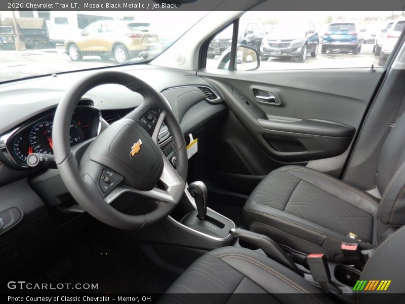 Mosaic Black Metallic / Jet Black 2020 Chevrolet Trax LT