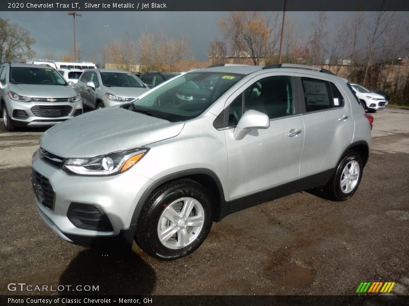 Silver Ice Metallic / Jet Black 2020 Chevrolet Trax LT