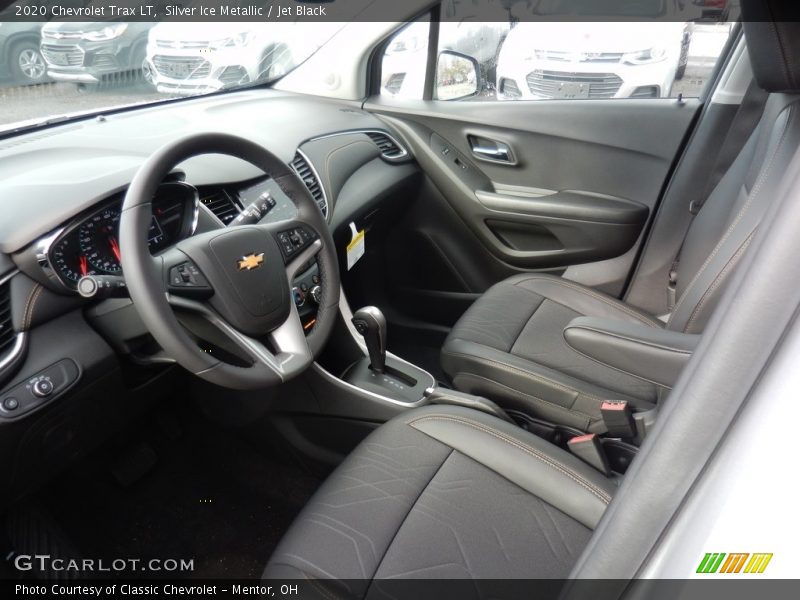 Silver Ice Metallic / Jet Black 2020 Chevrolet Trax LT