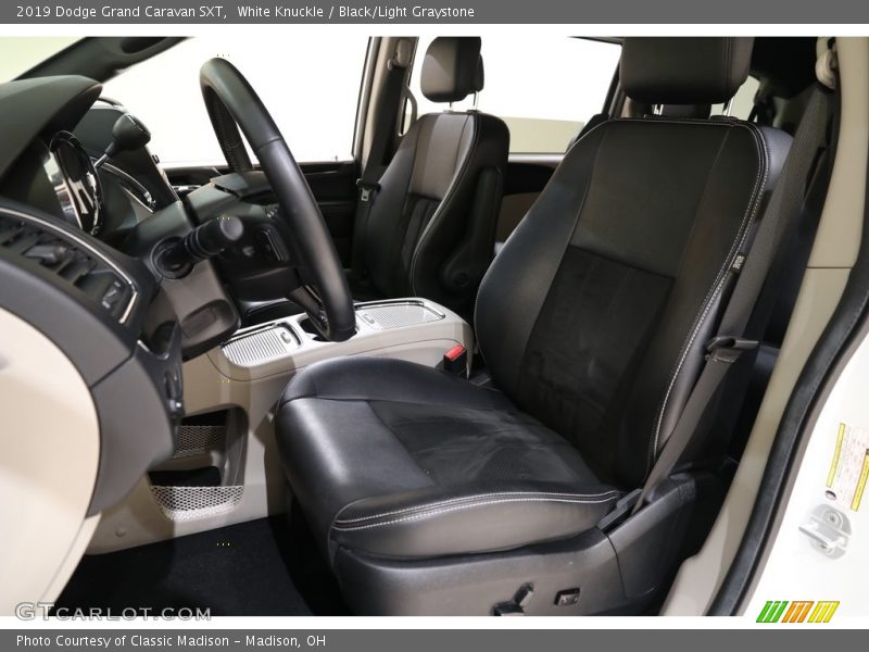  2019 Grand Caravan SXT Black/Light Graystone Interior