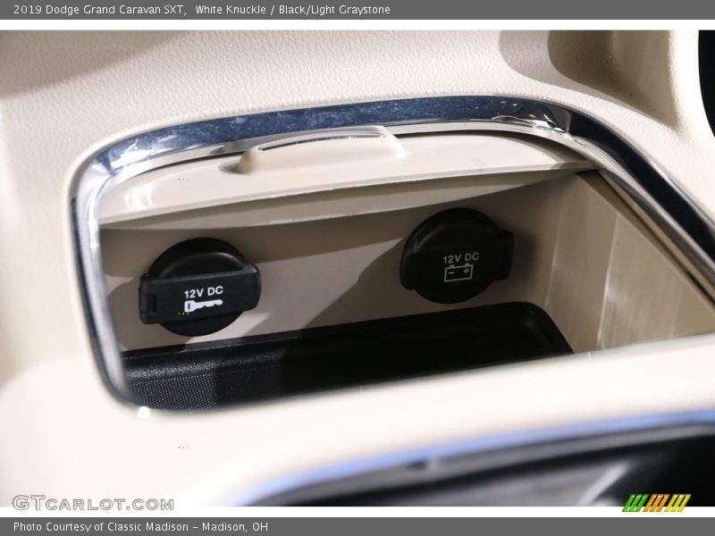 White Knuckle / Black/Light Graystone 2019 Dodge Grand Caravan SXT