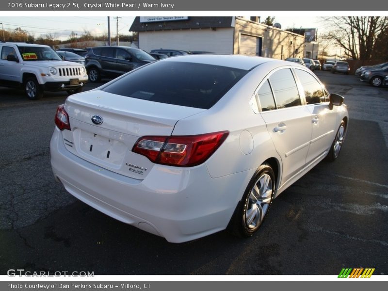 Crystal White Pearl / Warm Ivory 2016 Subaru Legacy 2.5i