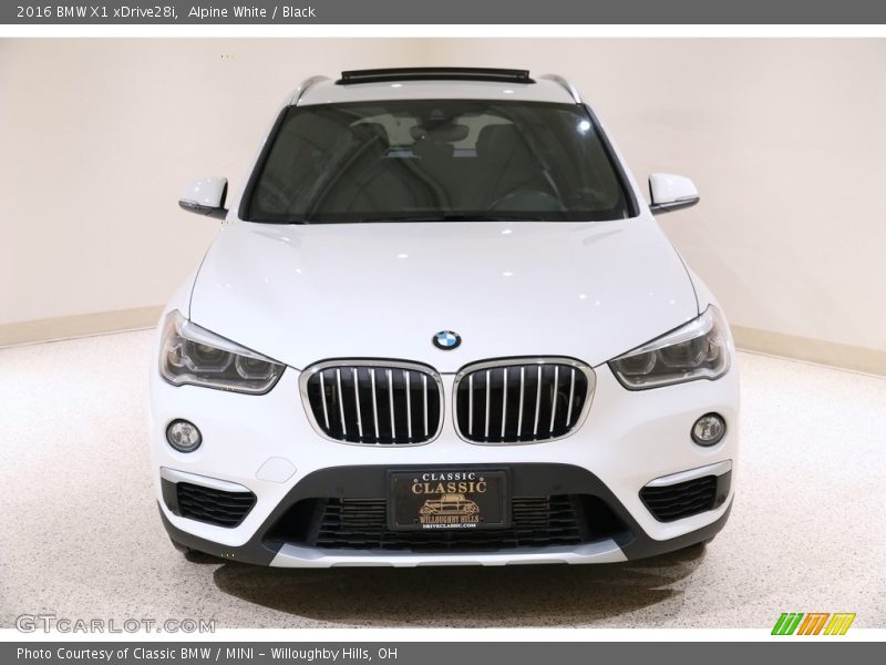 Alpine White / Black 2016 BMW X1 xDrive28i