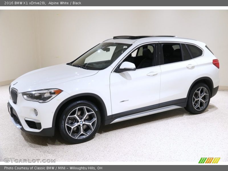 Alpine White / Black 2016 BMW X1 xDrive28i