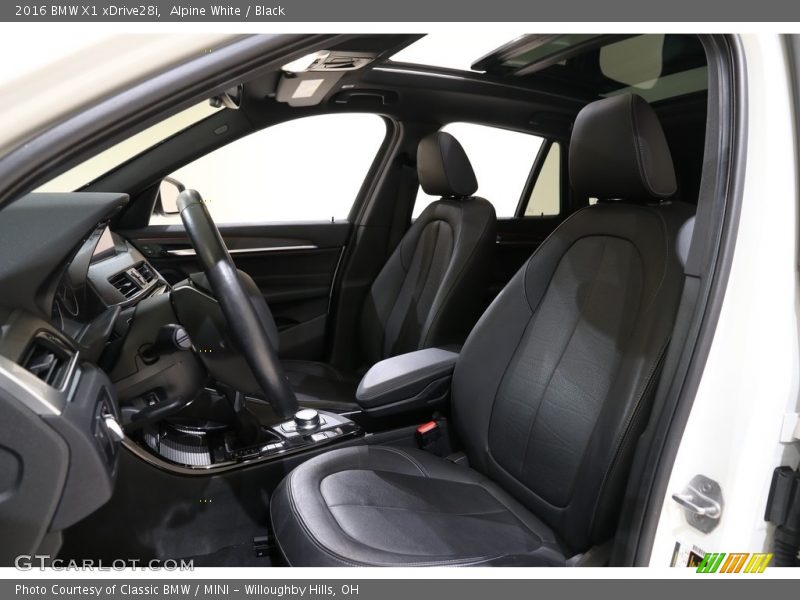 Alpine White / Black 2016 BMW X1 xDrive28i