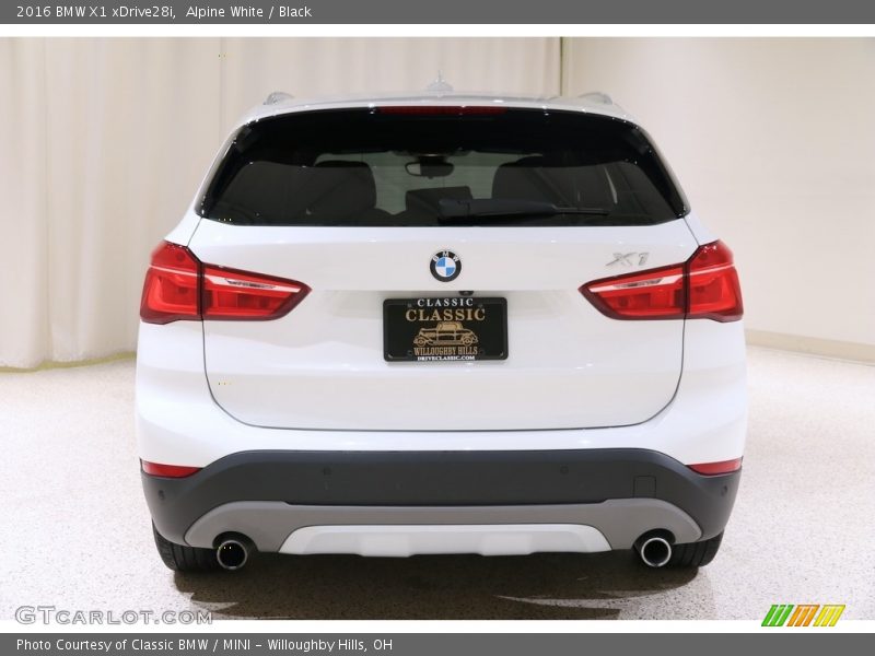 Alpine White / Black 2016 BMW X1 xDrive28i