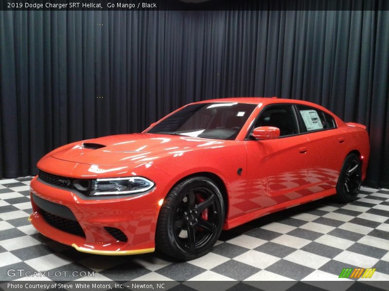 Front 3/4 View of 2019 Charger SRT Hellcat