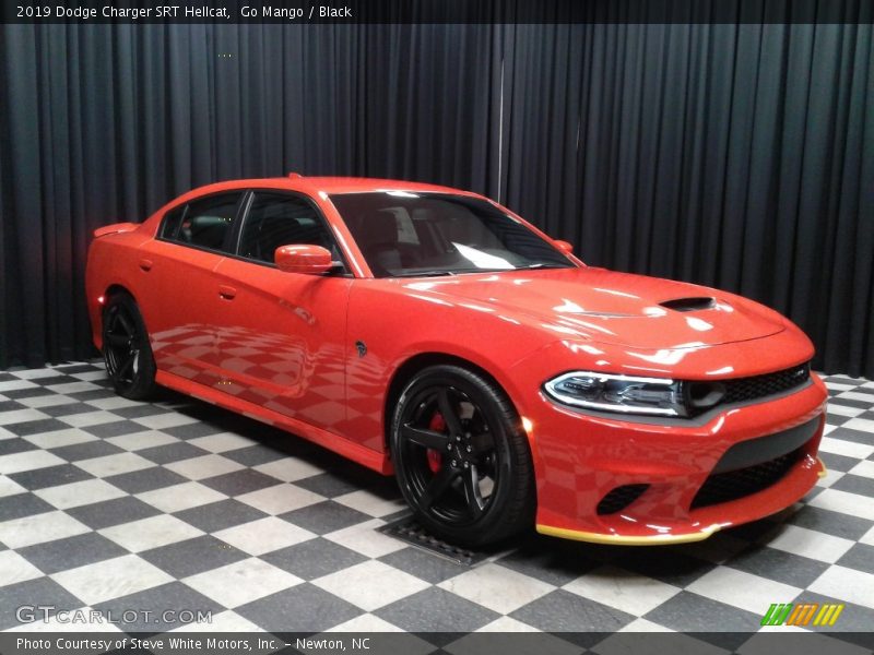 Go Mango / Black 2019 Dodge Charger SRT Hellcat