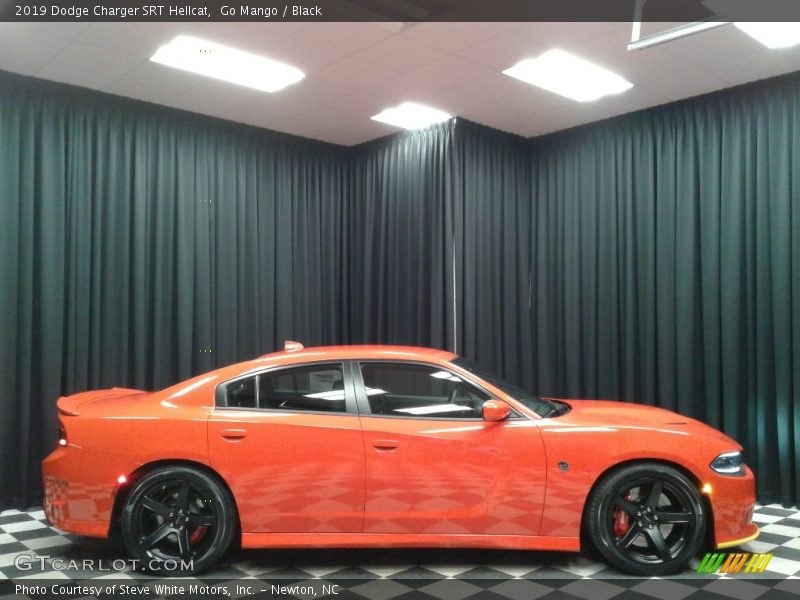 Go Mango / Black 2019 Dodge Charger SRT Hellcat
