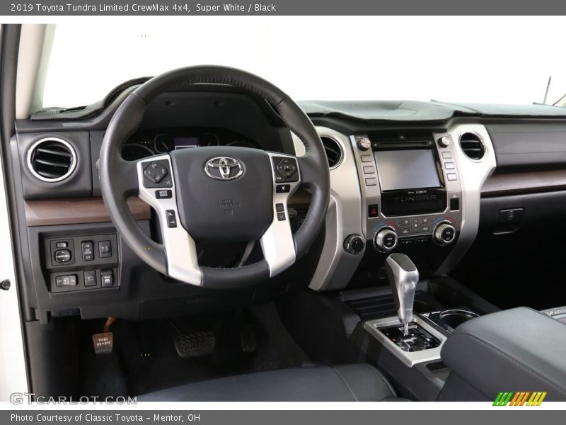 Super White / Black 2019 Toyota Tundra Limited CrewMax 4x4