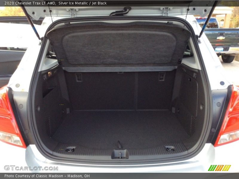 Silver Ice Metallic / Jet Black 2020 Chevrolet Trax LT AWD