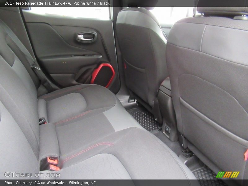Alpine White / Black 2017 Jeep Renegade Trailhawk 4x4