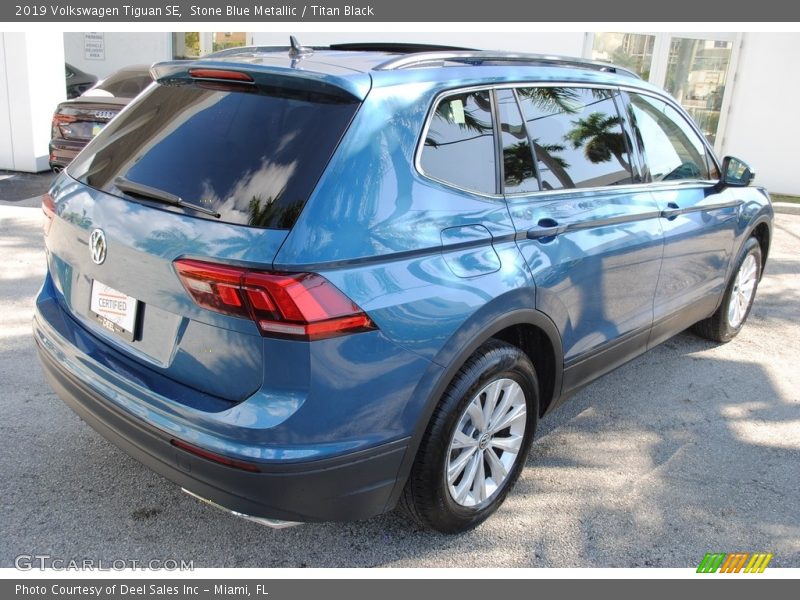 Stone Blue Metallic / Titan Black 2019 Volkswagen Tiguan SE