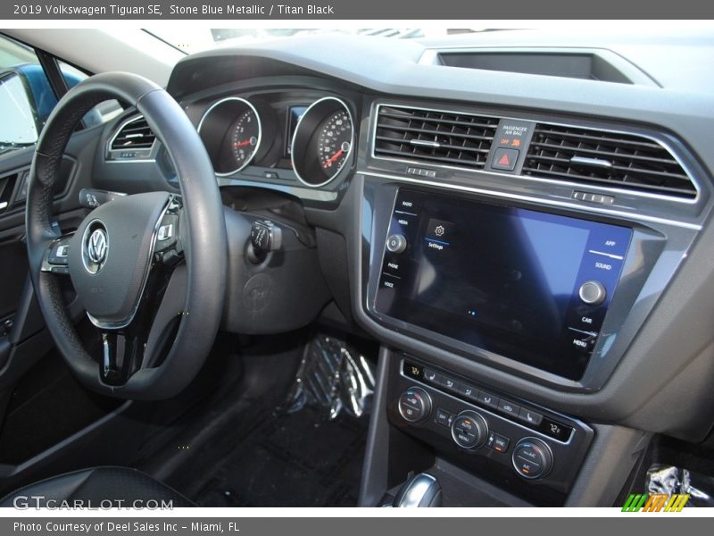 Stone Blue Metallic / Titan Black 2019 Volkswagen Tiguan SE