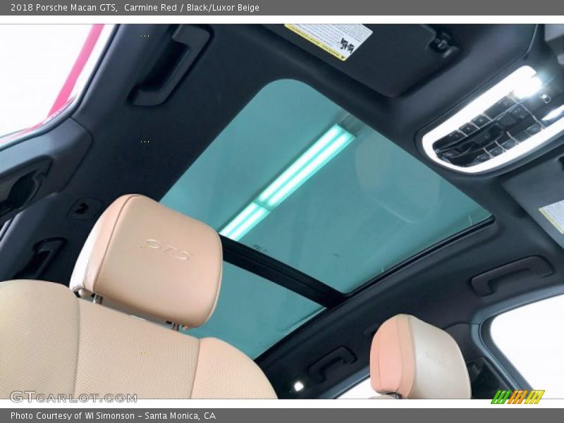 Sunroof of 2018 Macan GTS