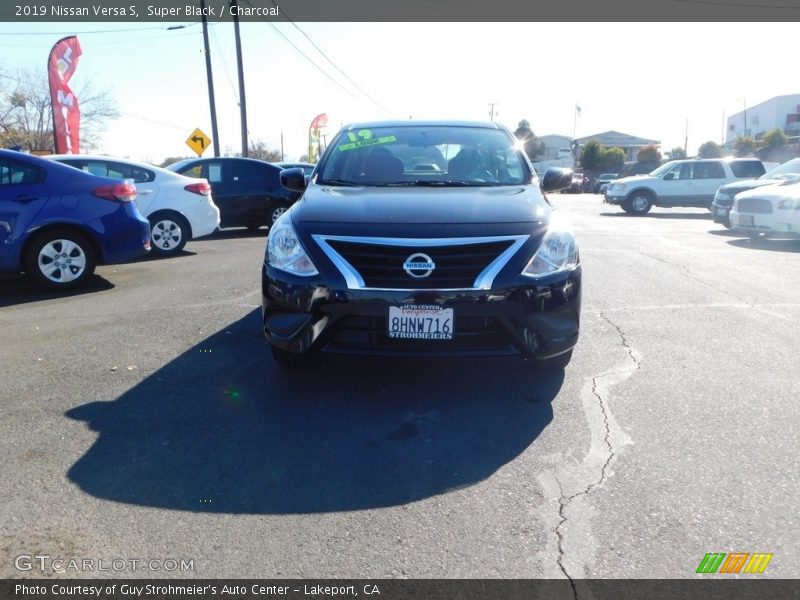 Super Black / Charcoal 2019 Nissan Versa S