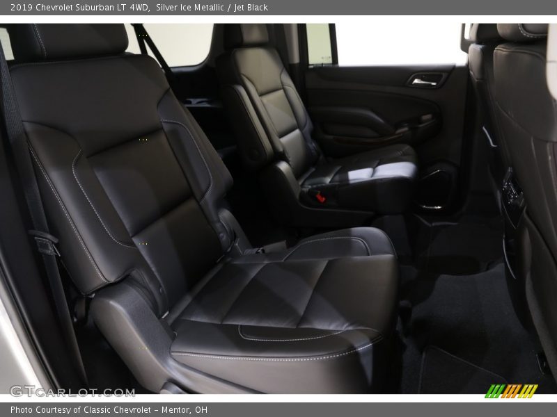 Silver Ice Metallic / Jet Black 2019 Chevrolet Suburban LT 4WD