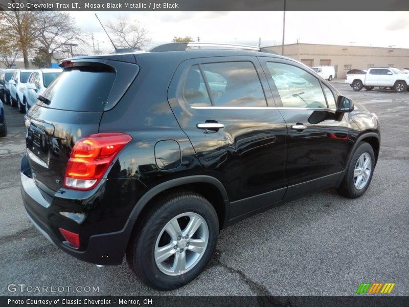 Mosaic Black Metallic / Jet Black 2020 Chevrolet Trax LT