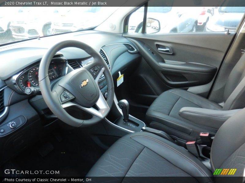 Mosaic Black Metallic / Jet Black 2020 Chevrolet Trax LT