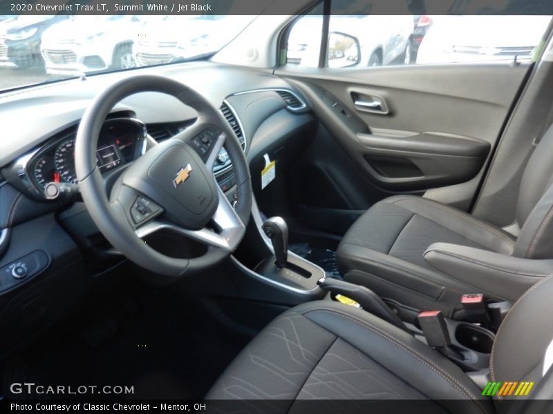 Summit White / Jet Black 2020 Chevrolet Trax LT